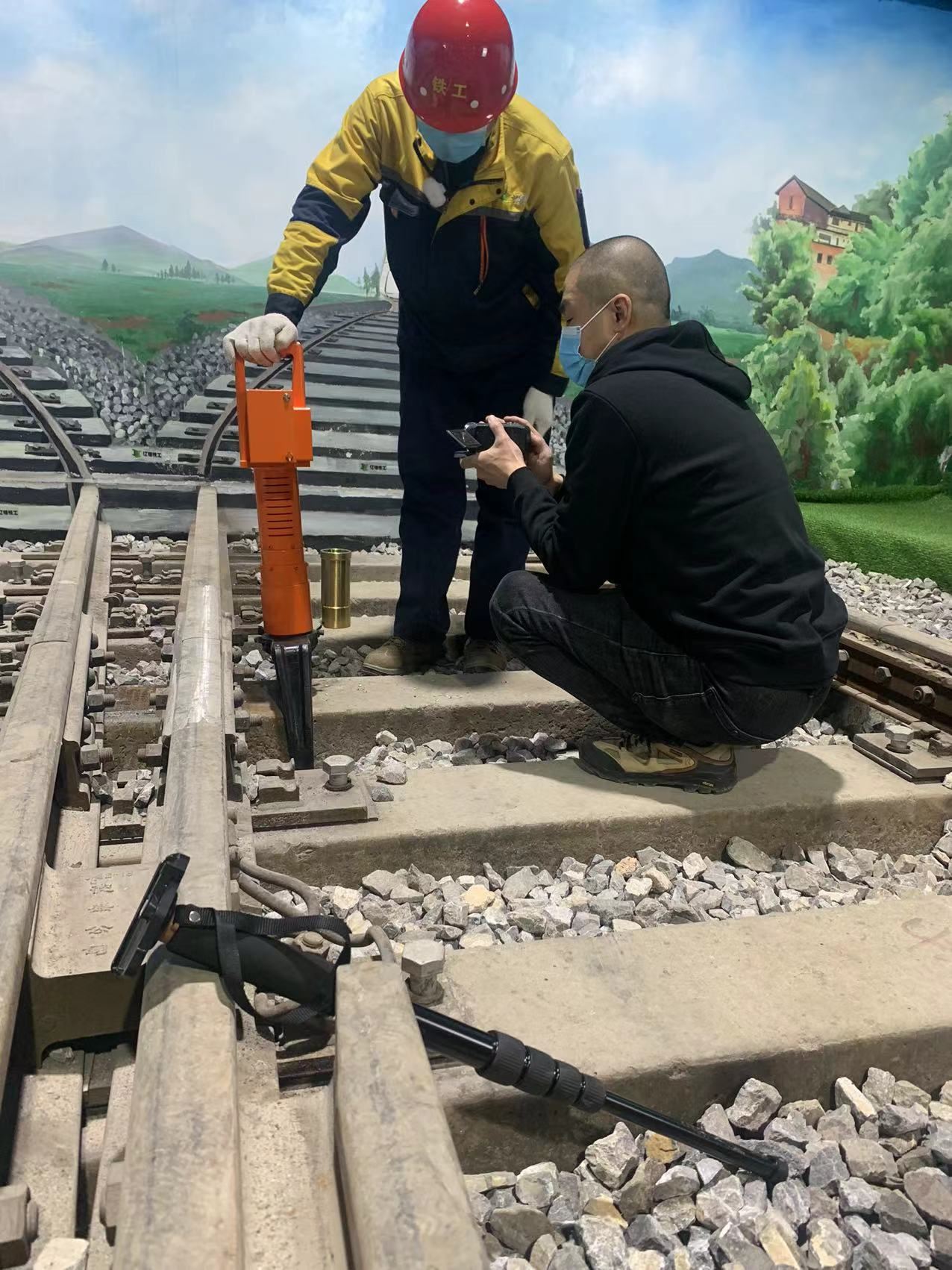 9 9