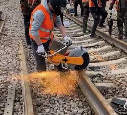 Lithium Battery Rail Cutting Machine Rail Saw
