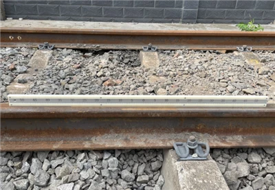 Insulated/non-insulated Rail Straightness Measuring Gauge