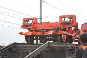 What is the power - to - weight ratio of a rail vehicle?
