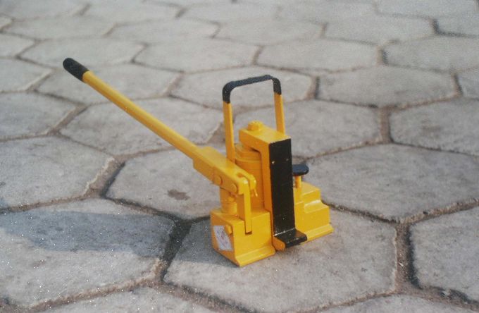 YQ-118 High Precision Hydraulic Rail Lifting Equipment