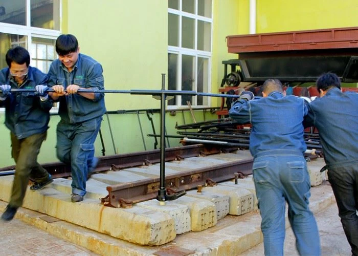 Railway Tools Anchor Replacing Device