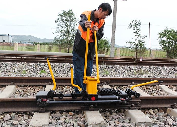 YTF-400II Hydraulic Rail Gap Adjuster