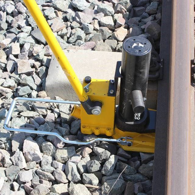 GYQD-196 High Stroke Hydraulic Rail Jack Rail Lifting Device