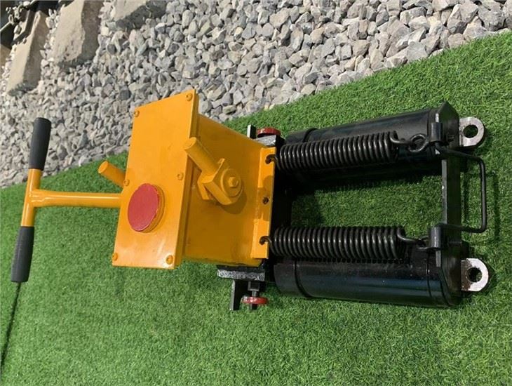 Insulated Rail Fishplate Removable Device