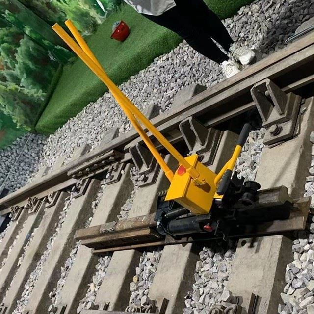 Insulated Rail Fishplate Removable Device