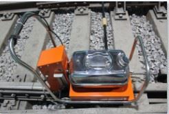 Smart Battery Rail Bolt Lubricator